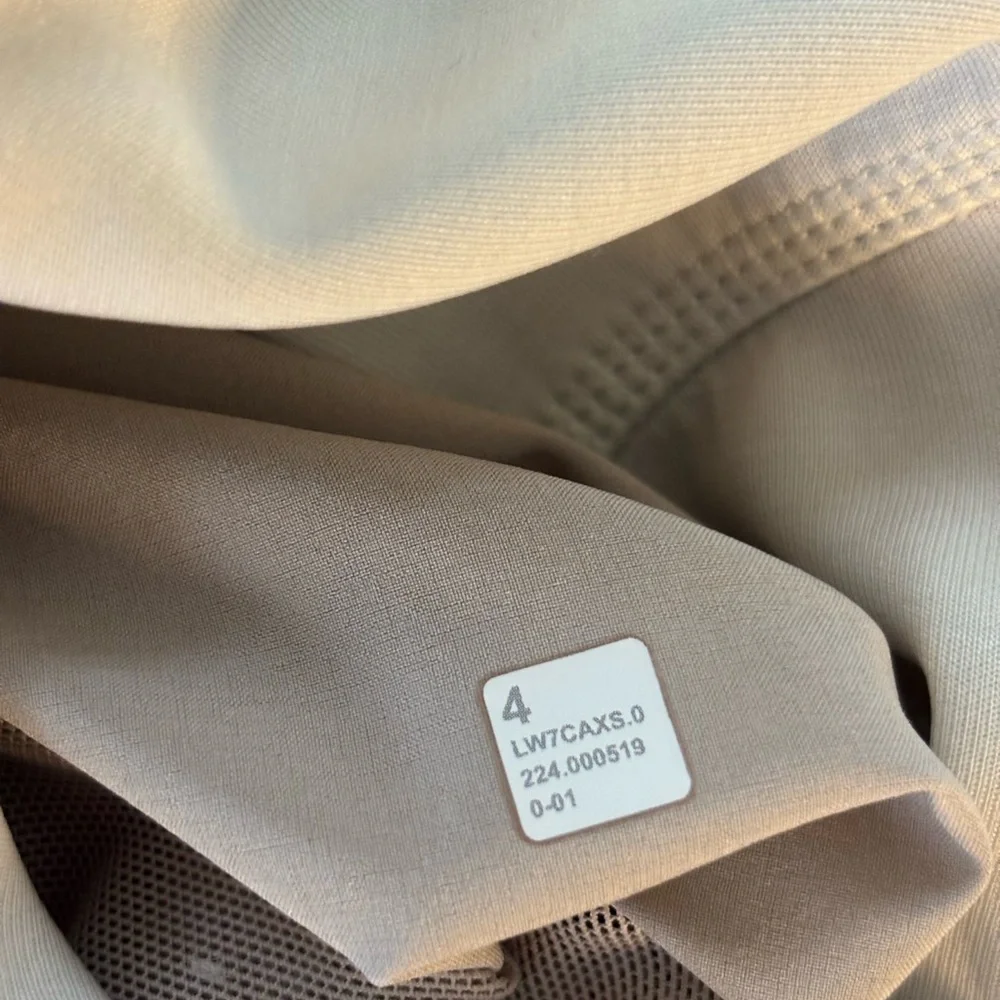 NWOT Lululemon Softstreme High-Rise Short 4
